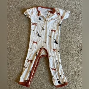 Kyte baby - short sleeve romper in cat. Worn once or twice. 6 - 12 months